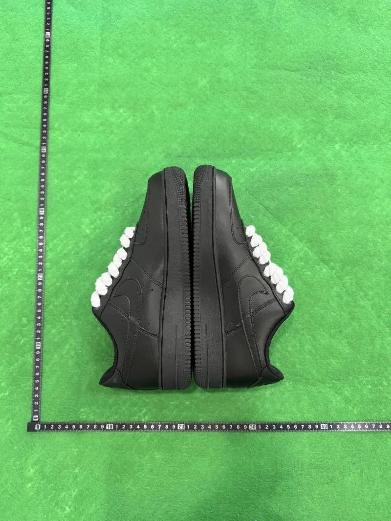 36 (white shoelaces)